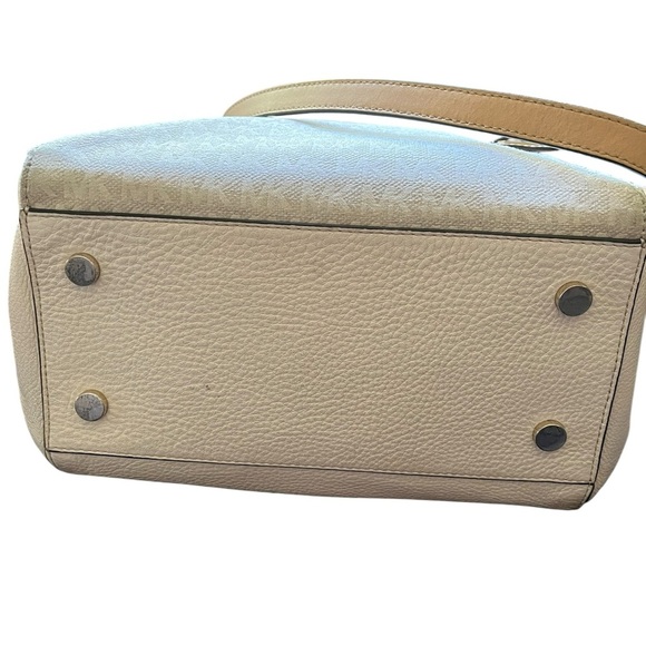 Michael Kors Cream and Tan Shoulder Bag - Picture 4 of 7